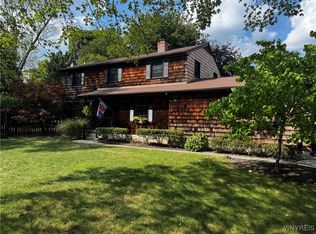 24 Scott Dr, Williamsville, NY 14221