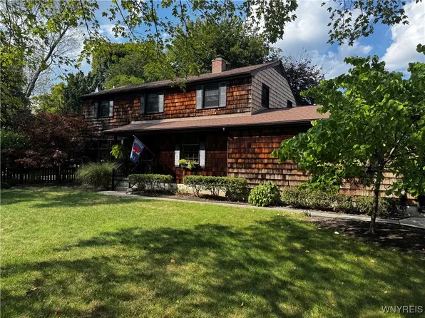 24 Scott Dr, Williamsville, NY 14221