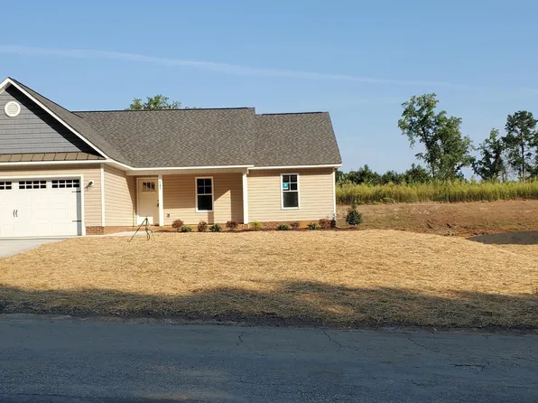 141 Maple Dr, Erwin, NC 28339