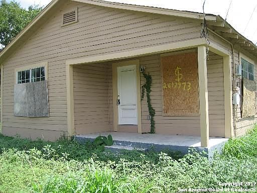 2nd image of 302 Bee St