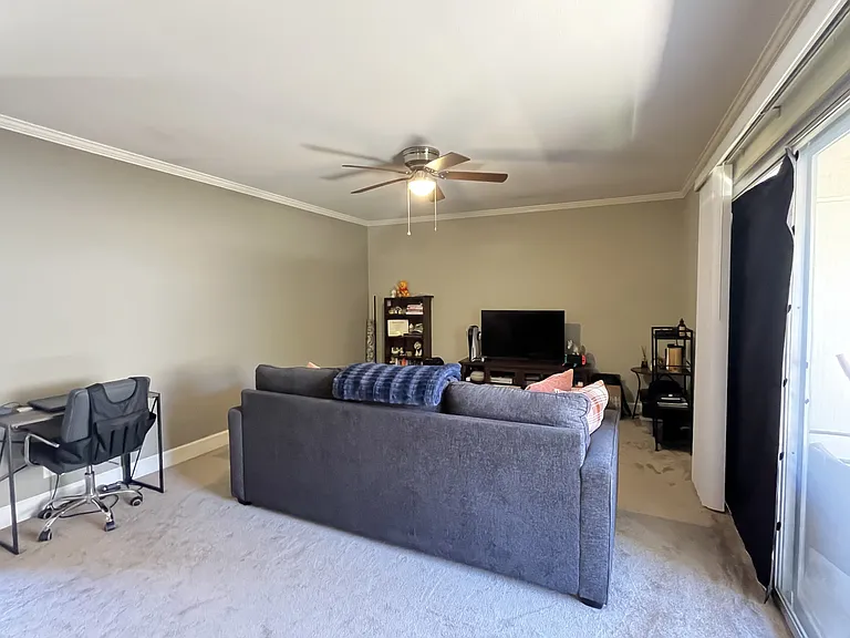 8525 Villa La Jolla Dr #C — Photo 7
