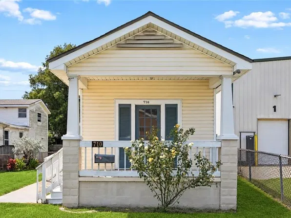 710 Brown Ave, Harvey, LA 70058