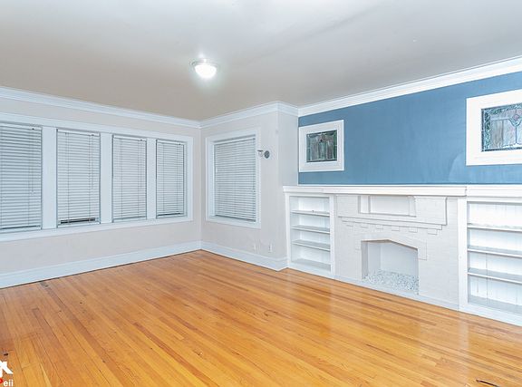 4th image of 8110 S Langley Ave