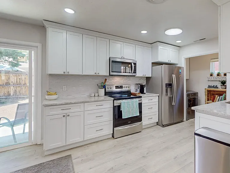 6333 Christy Ave NE — Photo 10