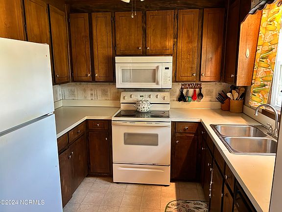 3rd image of 1436 Rock Creek Drive