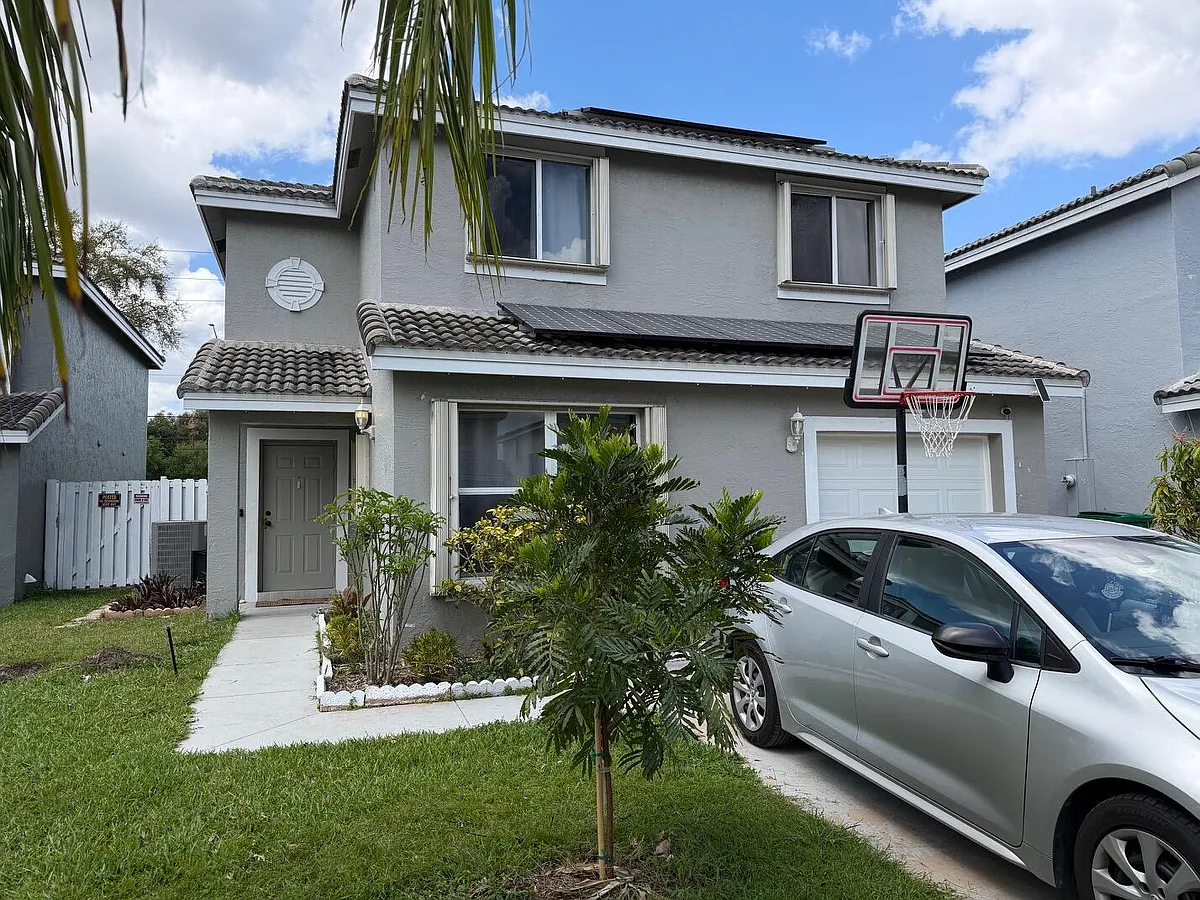 Photo 2 of 12 - 5155 NW 87th Ter - Lauderhill, FL Building Photo - 5155 NW 87th Ter