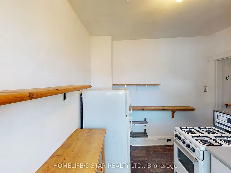 39 Humbert St #2 — Photo 4