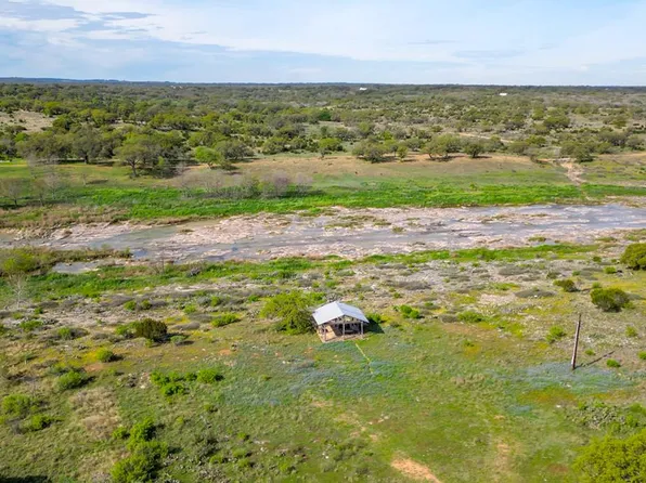 158 One River Point Dr E, Johnson City, TX 78636