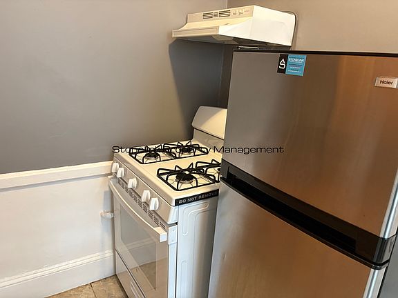 3rd image of 163 Elmwood Ave APT 2