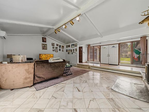 2nd image of 9 Carpenter Road