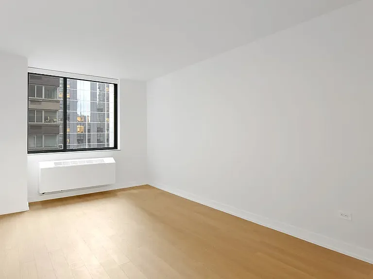 75 W End Ave #S7J — Photo 9