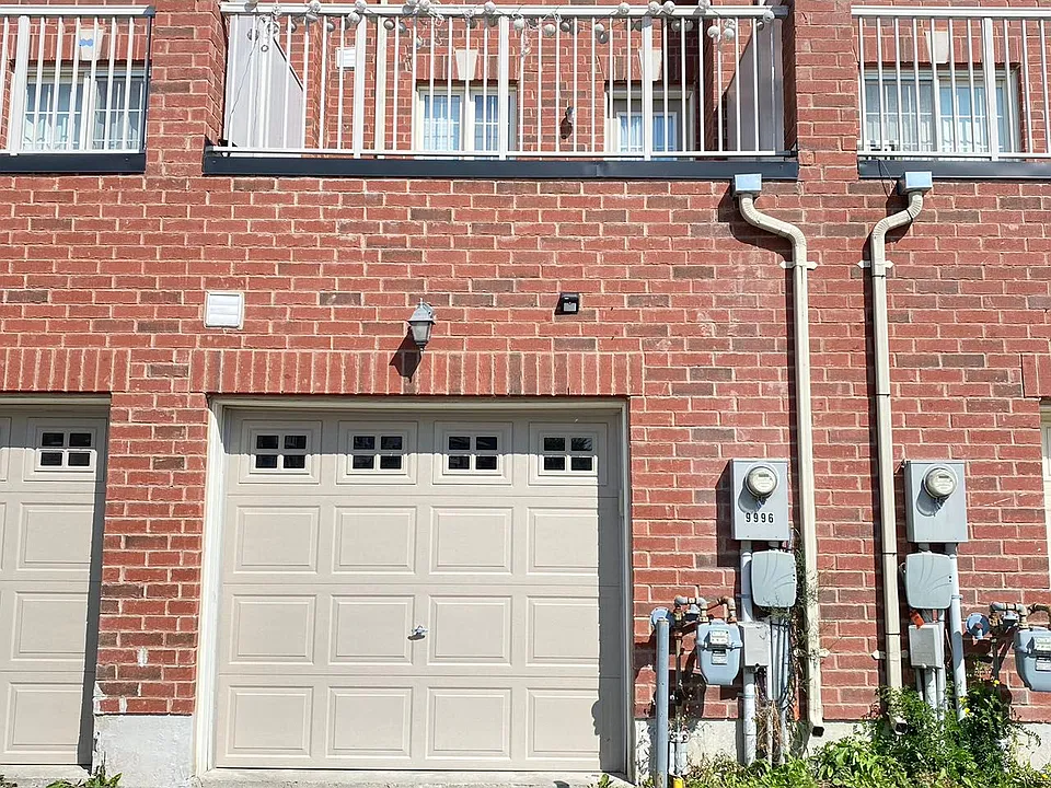 9996 McCowan Rd