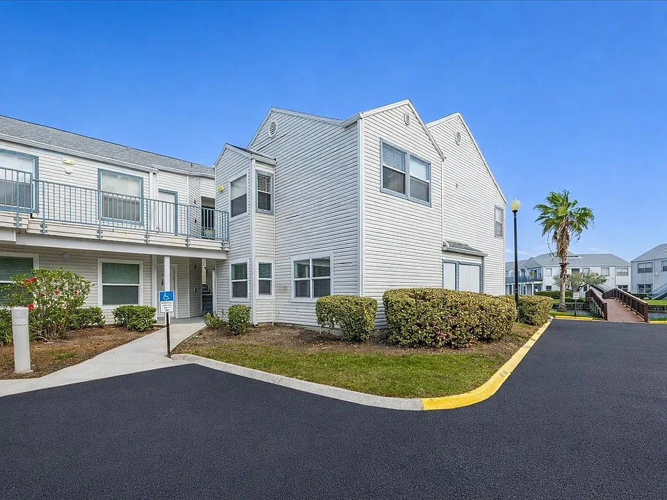 2540 Woodgate Blvd #106