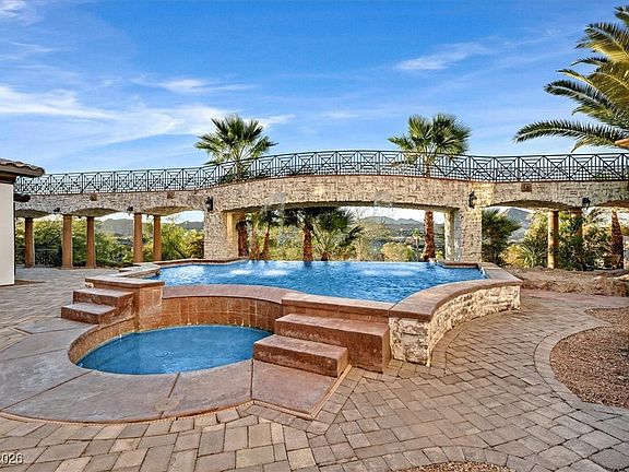 2nd image of 8 Rue Mediterra Dr