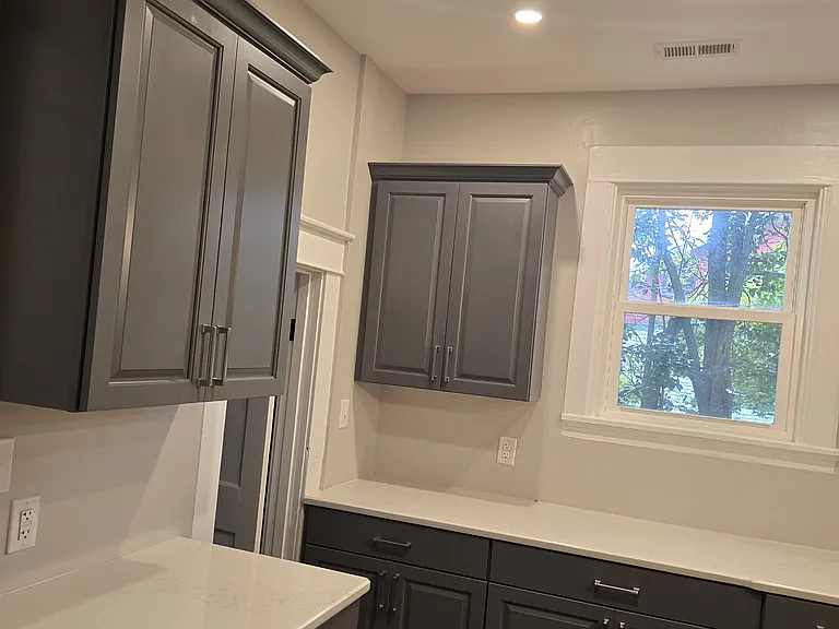 225 Bond St — Photo 15