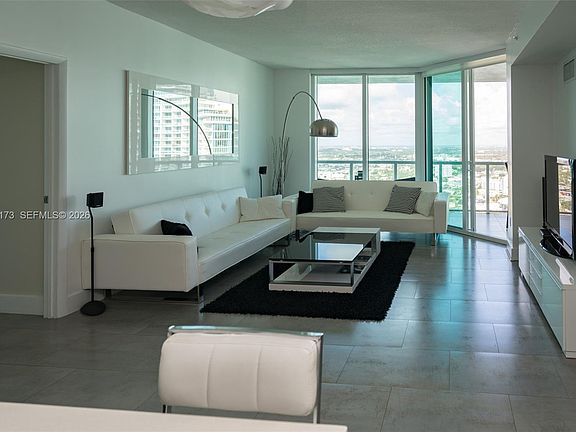 2nd image of 1900 N Bayshore Dr APT 3514