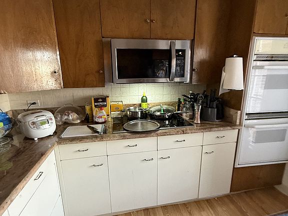 4th image of 3026 Highland Ave