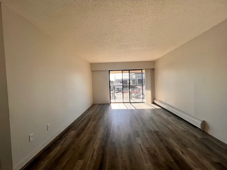 1040 Howie Ave #210 — Photo 6
