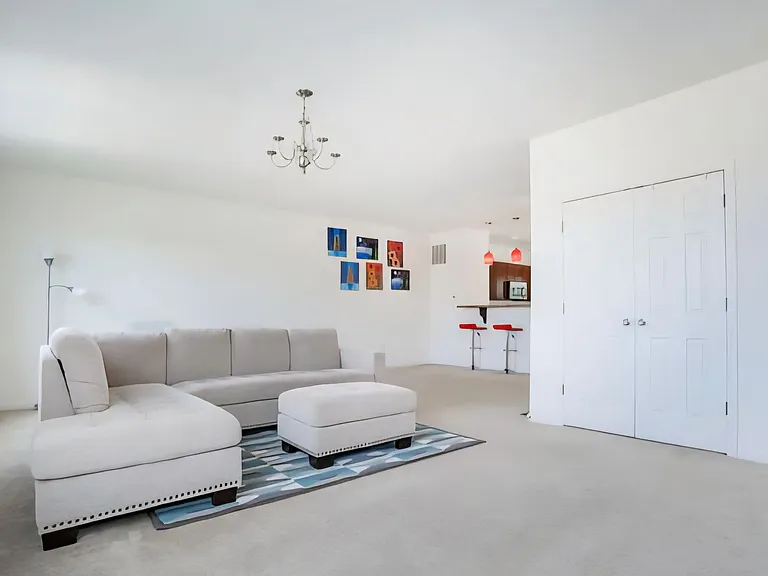 24 Grissom Dr — Photo 4