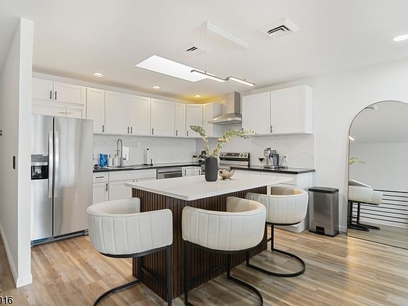 4th image of 300 Gorge Rd #36