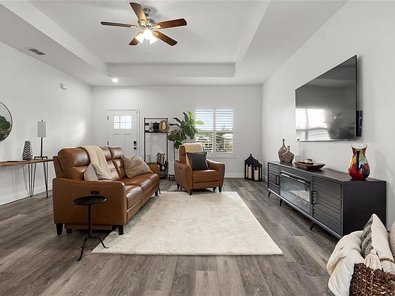 4th image of 3881 Phillips Rd