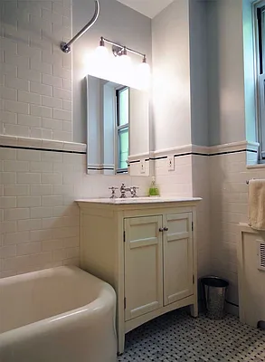 Sold by Mercedes Berk | media 15