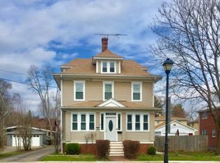 242 W Palatine Rd, Palatine, IL 60067