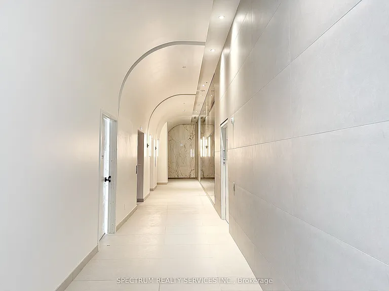 2075 Lakeshore Rd #1407 — Photo 2