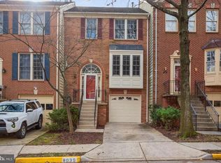 8003 Gina Pl, Vienna, VA 22182