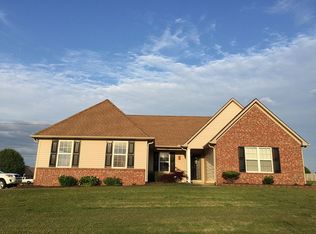 108 Cobblestone Dr, Humboldt, TN 38343