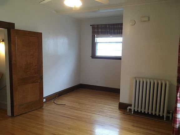 4th image of 94 Essex St