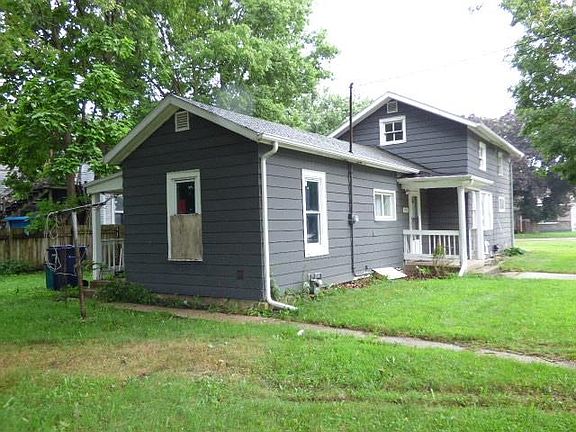 2nd image of 403 Center Ave