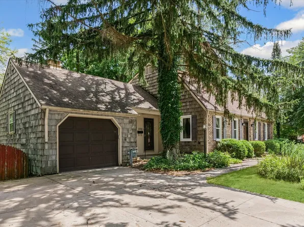 2208 S Lynn St, Urbana, IL 61801