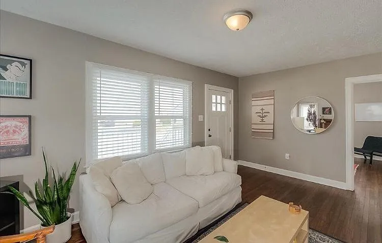 1141 Sparks Rd — Photo 13