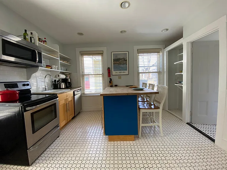 29 Marsh St #1 — Photo 7