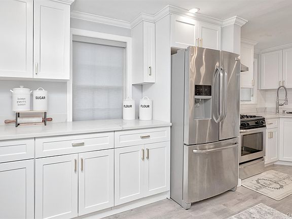 5th image of 383 White Road