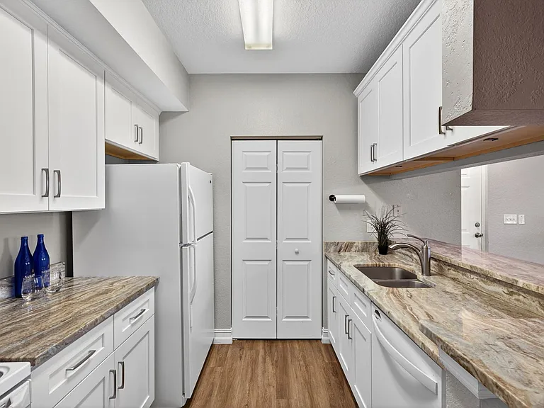 6481 Aragon Way #304 — Photo 9