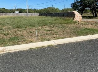 102 Madrona Ln, Fredericksburg, TX 78624