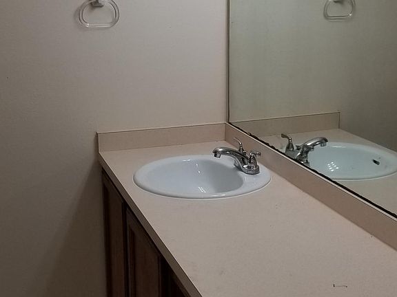 5th image of 121 Reserve 217 Cir