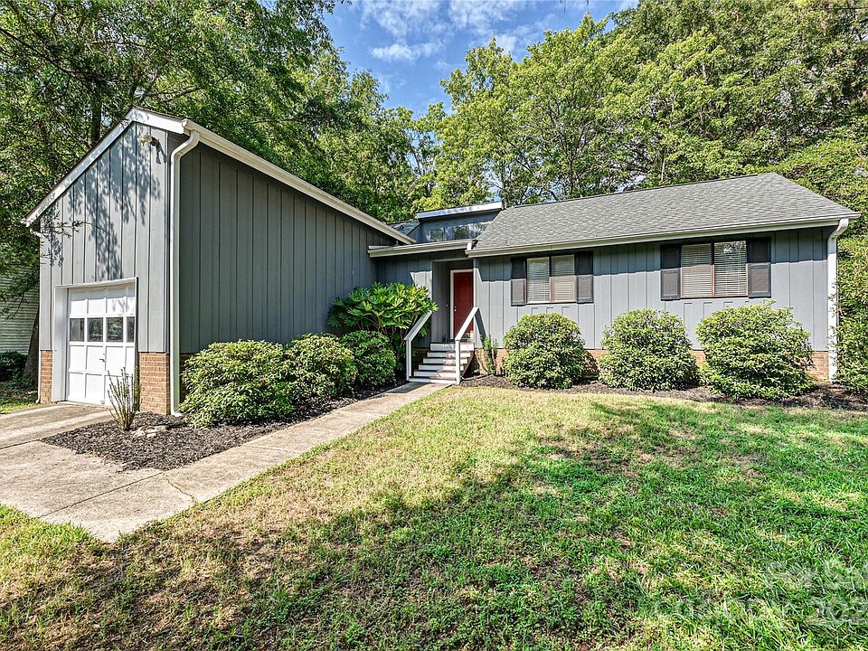 1st image of 8225 Park Vista Cir