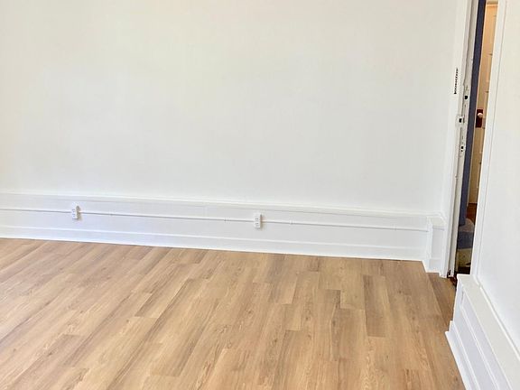 4th image of 1427 Louisiana Ave APT 1B