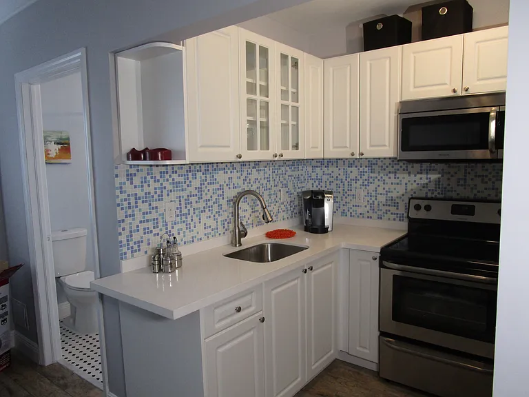 53 NE 49th St #4A — Photo 2