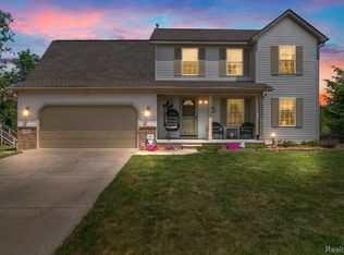 373 Brentwood Dr, Pinckney, MI