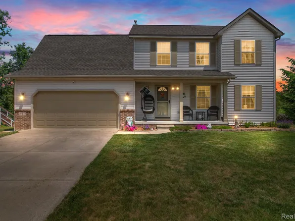 373 Brentwood Dr, Pinckney, MI 48169