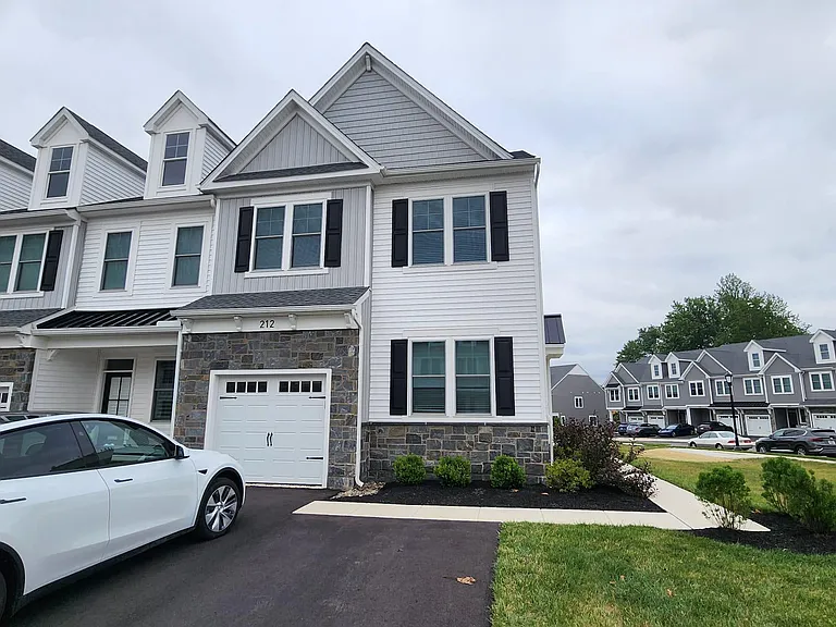 212 Foxhedge Rd — Photo 33