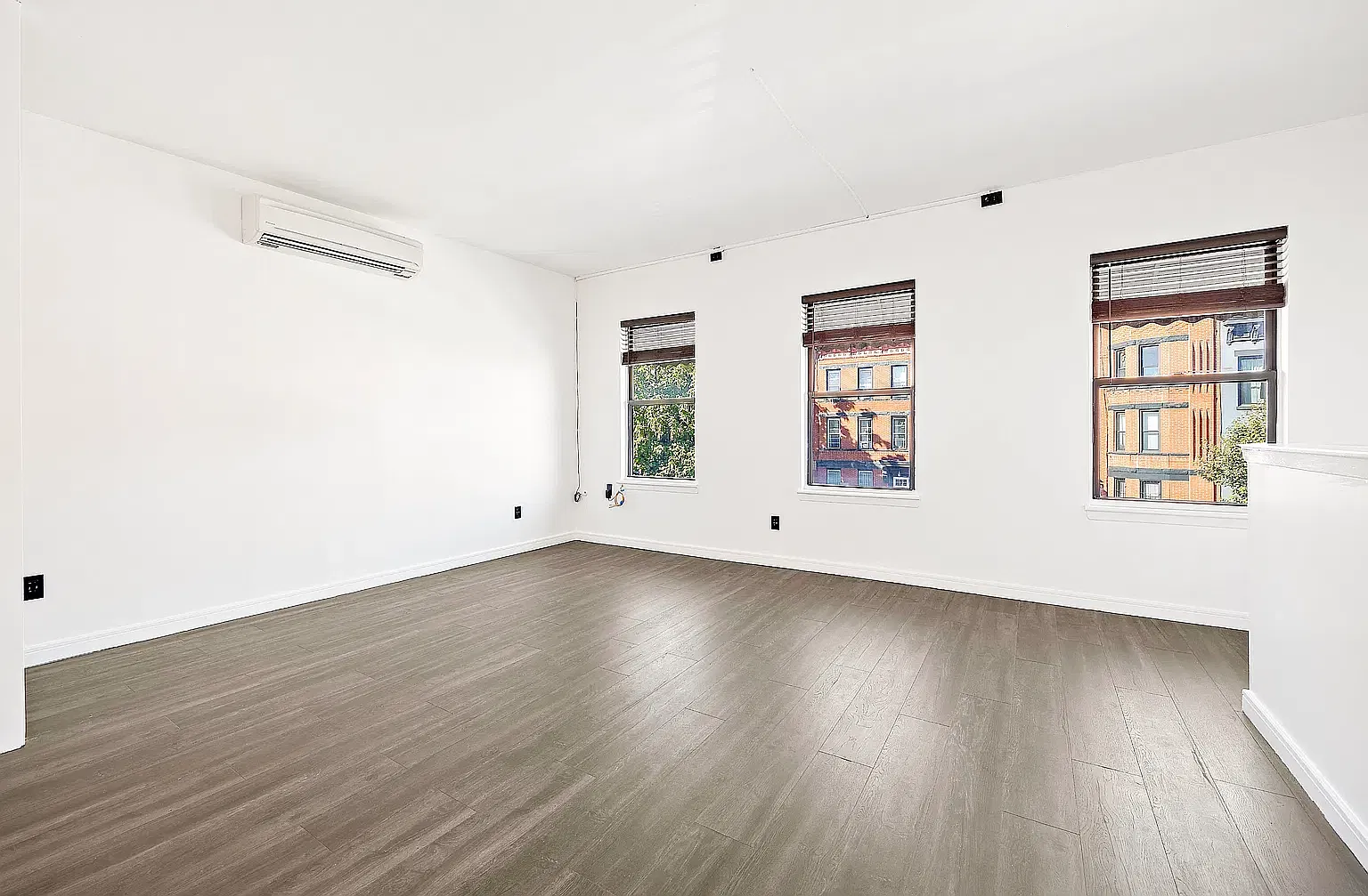 682 Lexington Avenue — Photo 4