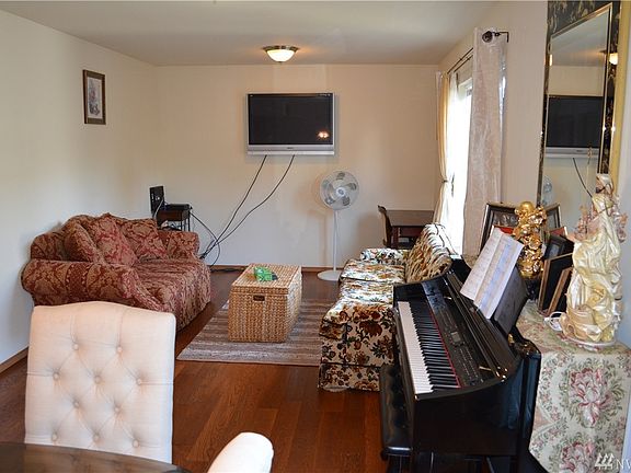 3rd image of 4825 Bowwood Cir NE