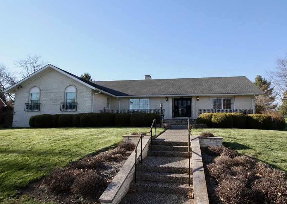 1st image of 1321 Saint Andrews Dr