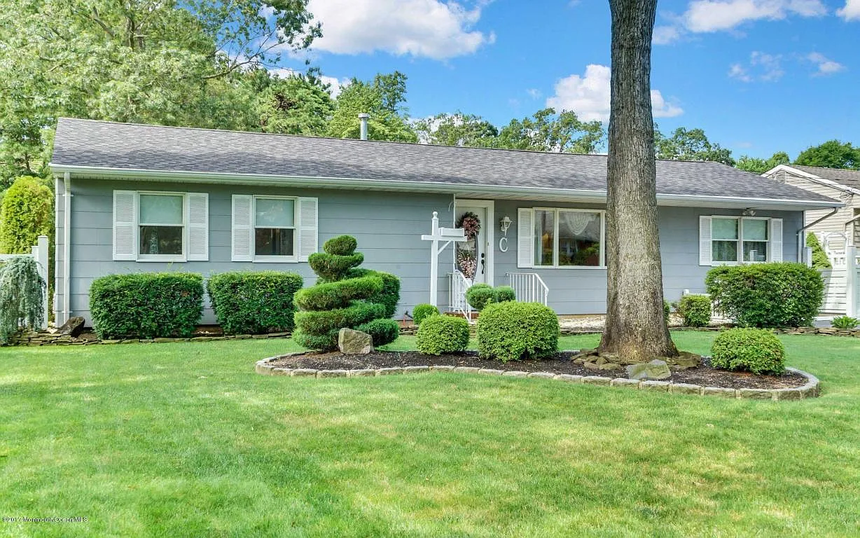 461 Driscol Dr photo 1