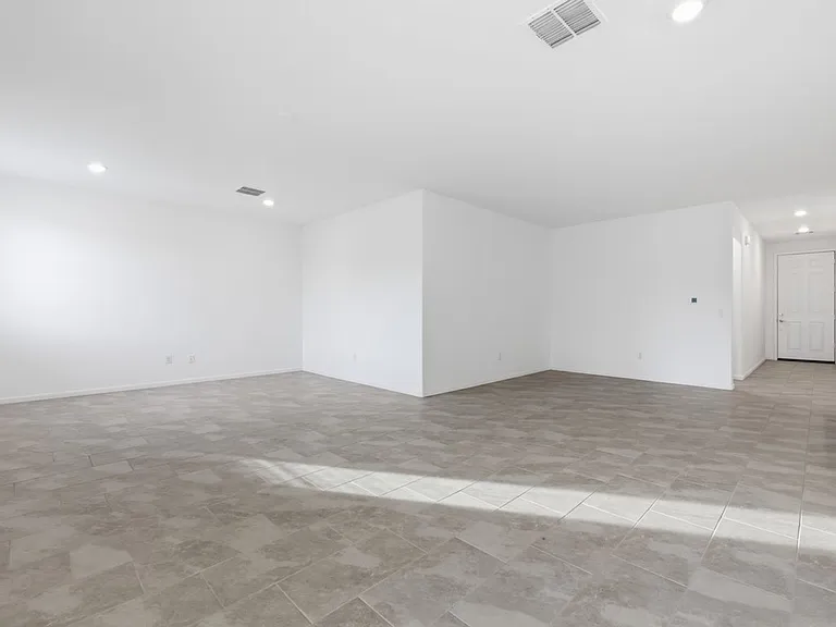 12395 N Pomeroy Ave — Photo 5